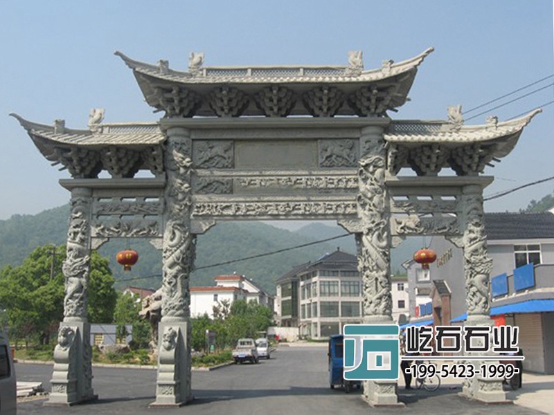 盤龍柱石牌樓